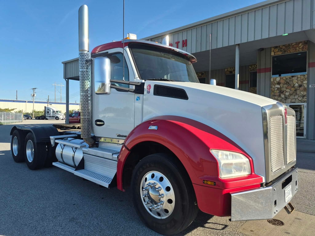 2018 Kenworth T880 in Quad Cities