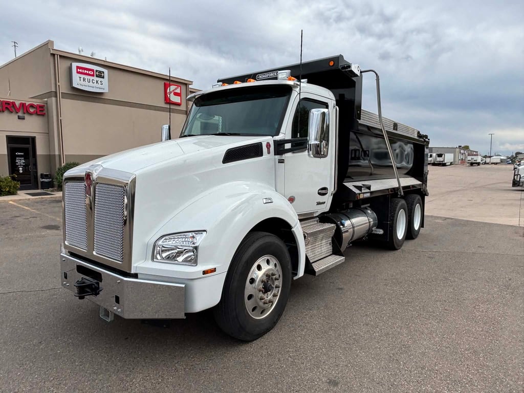 2025 Kenworth T880 in Greeley, CO — photo 2