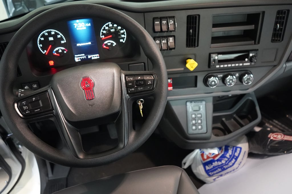 2027 Kenworth T280 in Raleigh, NC — photo 3