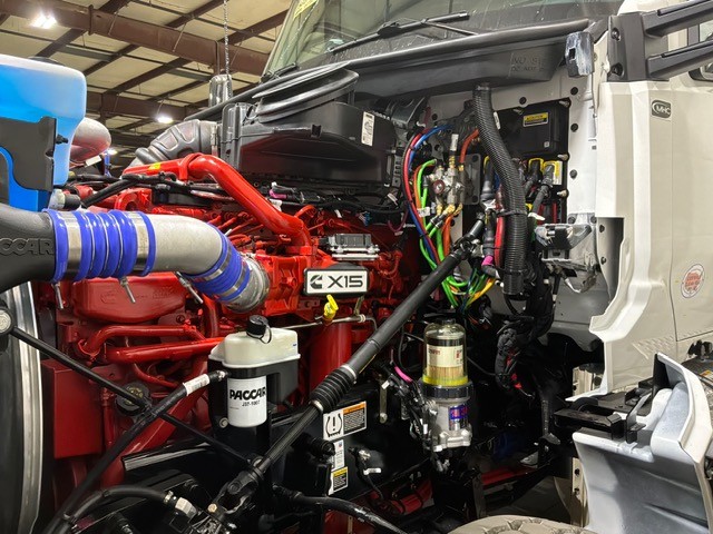 2027 Kenworth T880 in Hickory, NC — photo 5
