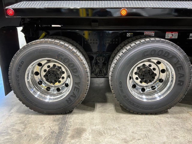 2027 Kenworth T880 in Concord, NC — photo 3