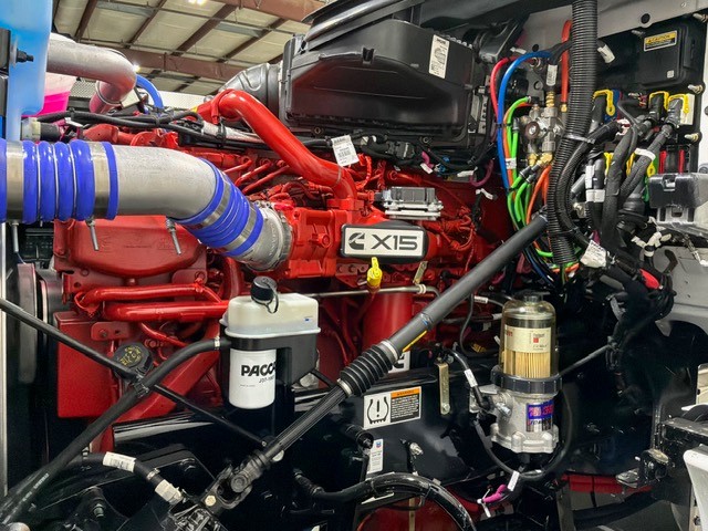 2027 Kenworth T880 in Concord, NC — photo 5