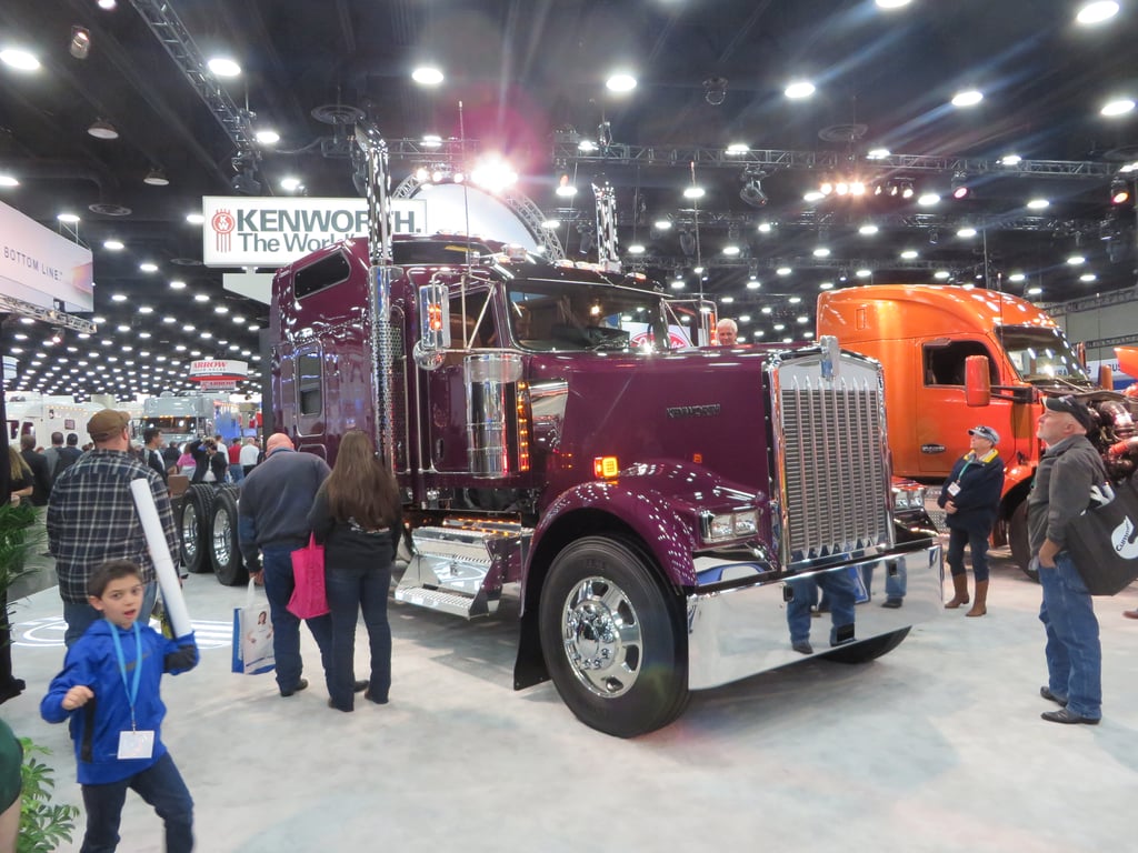 2020 Kenworth T880 in Denver, CO — photo 3