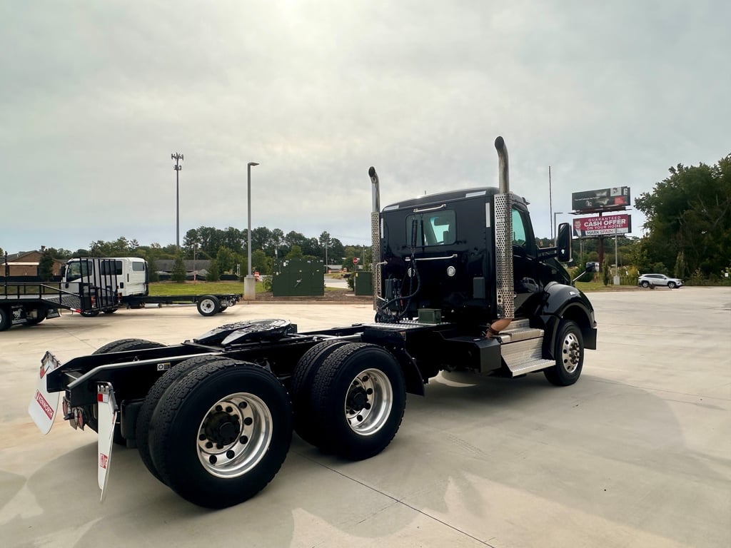 2024 Kenworth T880 in Charlotte — photo 8