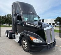 2023 Kenworth T680 in Quad Cities — photo 2