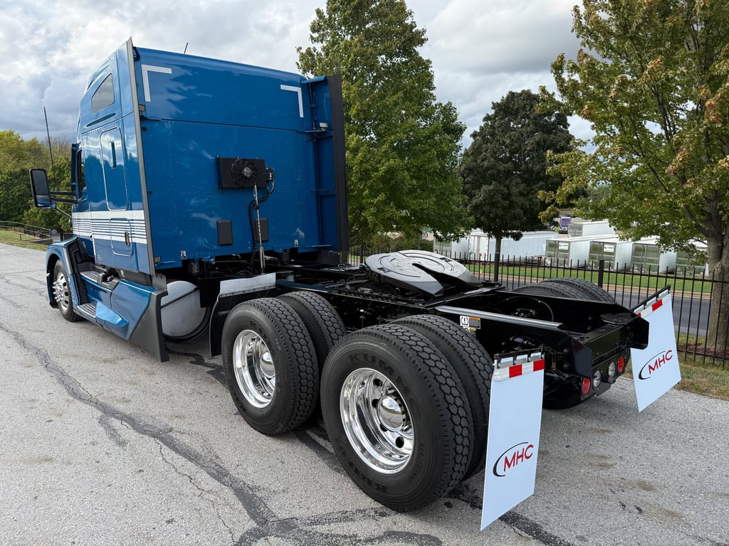 2024 Kenworth T680 in Springfield, MO — photo 8