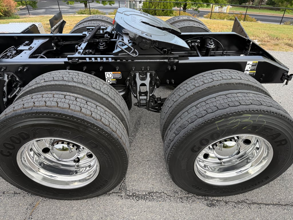 2025 Peterbilt 579 in Springfield, MO — photo 4
