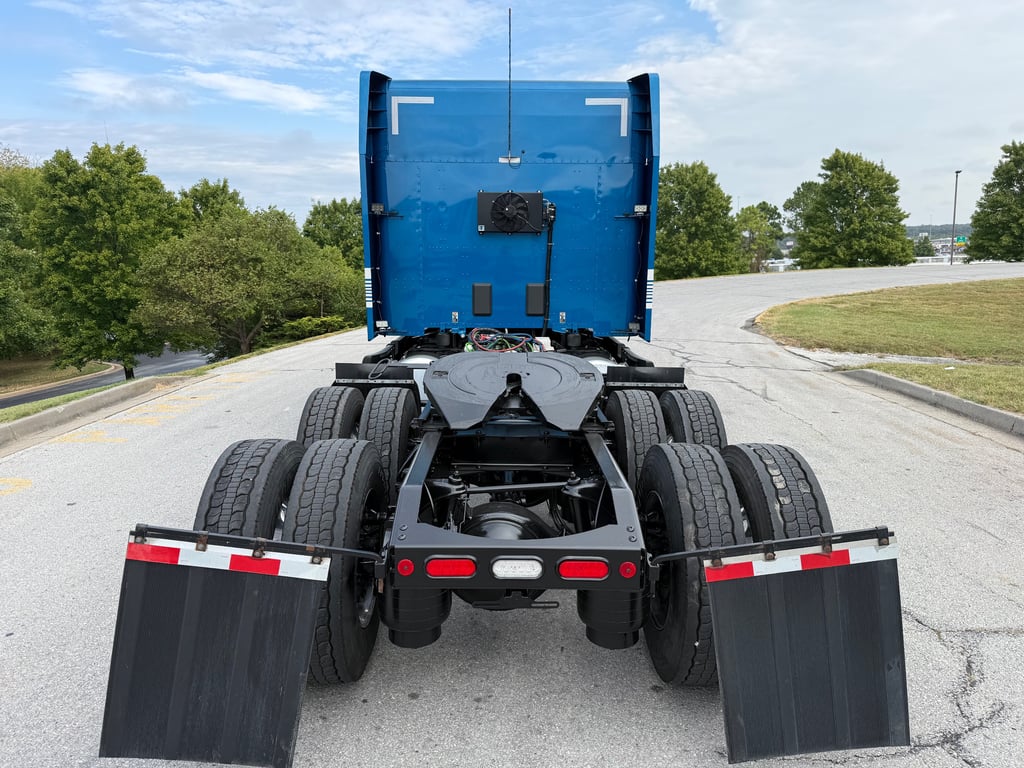 2025 Peterbilt 579 in Springfield, MO — photo 5