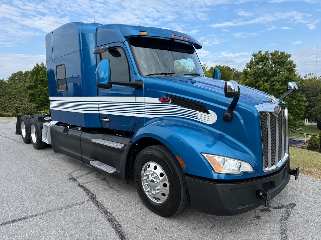 2025 Peterbilt 579 in Springfield, MO