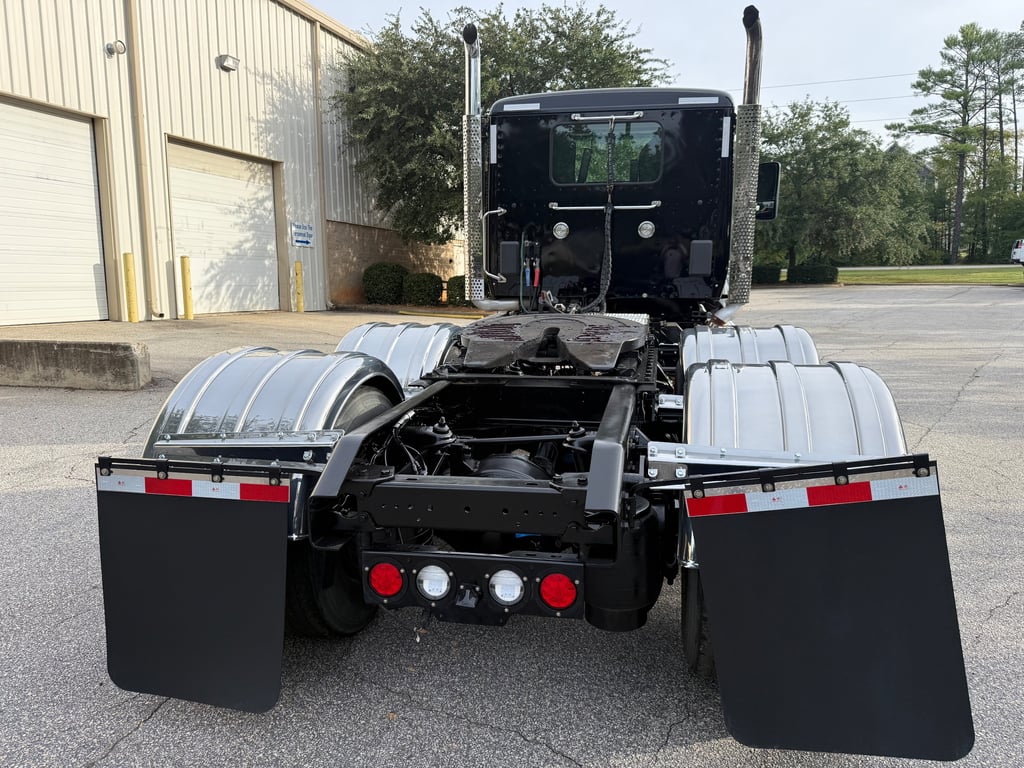 2024 Kenworth T880 in Raleigh, NC — photo 4
