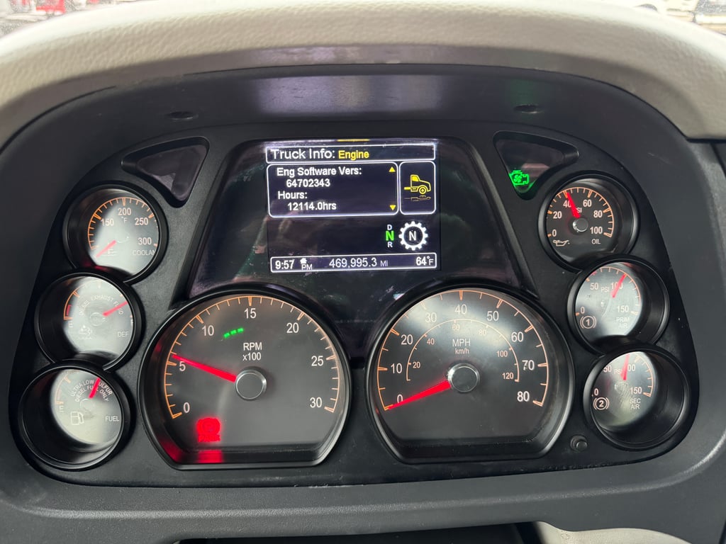 2021 Peterbilt 579 in Dallas, TX — photo 3