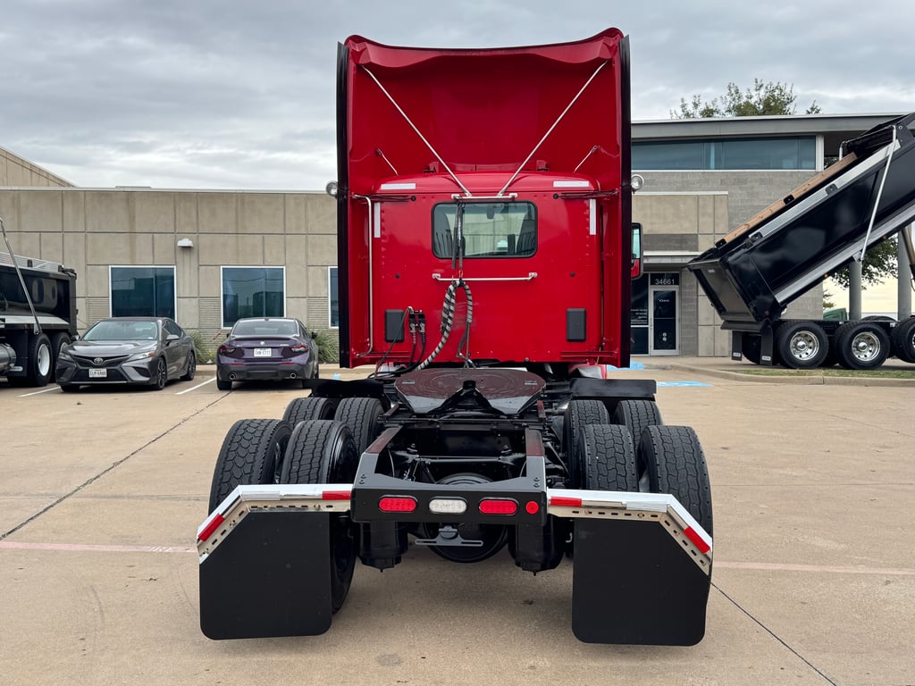 2021 Peterbilt 579 in Dallas, TX — photo 5