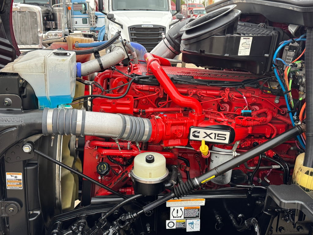 2021 Peterbilt 579 in Dallas, TX — photo 6
