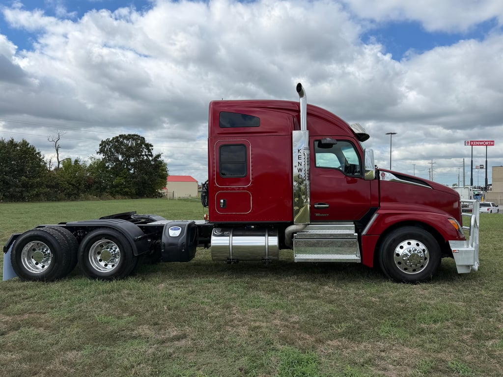 2026 Kenworth T680 in Joplin, MO — photo 2