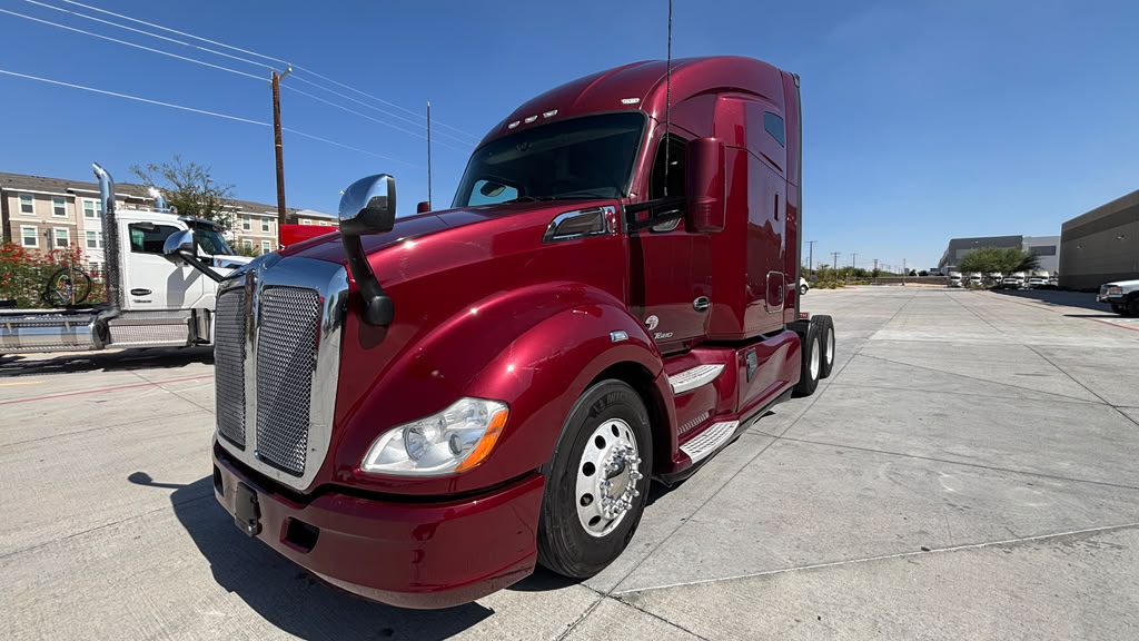 2022 Kenworth T680 in El Paso, TX — photo 7
