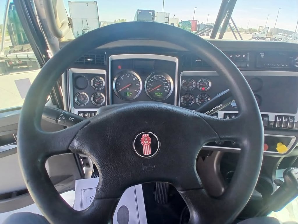 2018 Kenworth T800 in Des Moines — photo 7