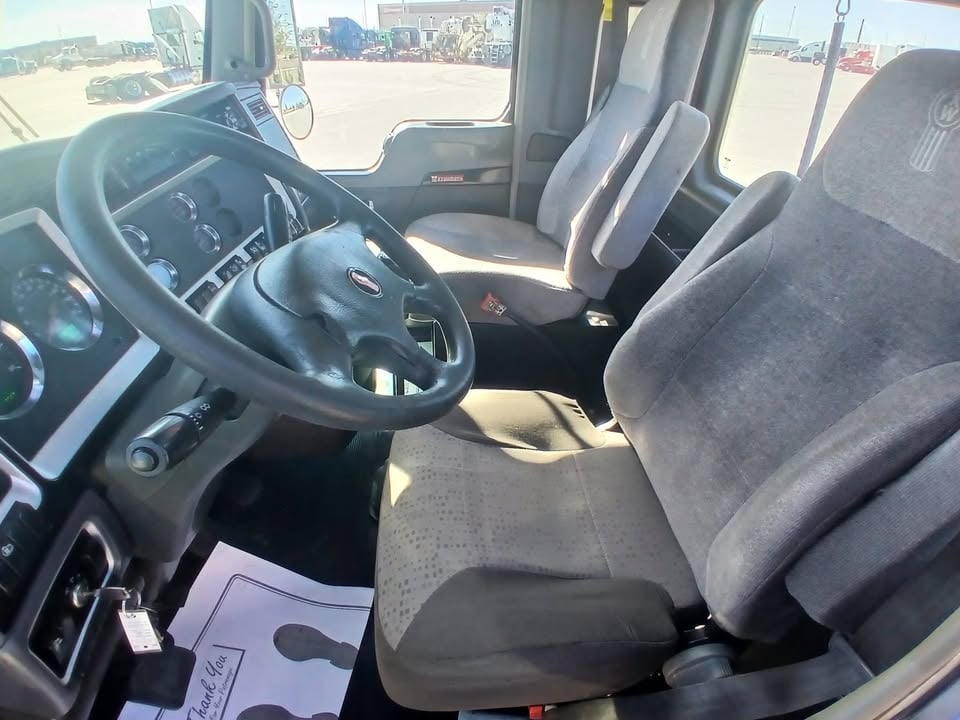 2018 Kenworth T800 in Des Moines — photo 3