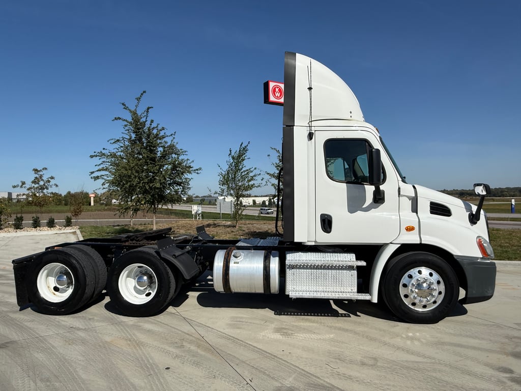 2019 Freightliner in Des Moines — photo 2