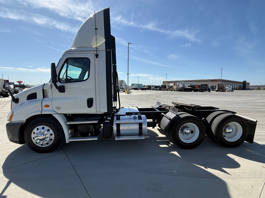 2019 Freightliner in Des Moines — photo 6