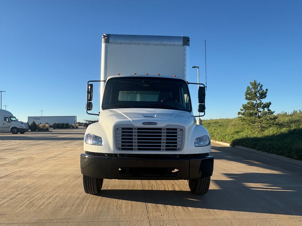 2022 Freightliner M2 106 in Denver, CO — photo 8