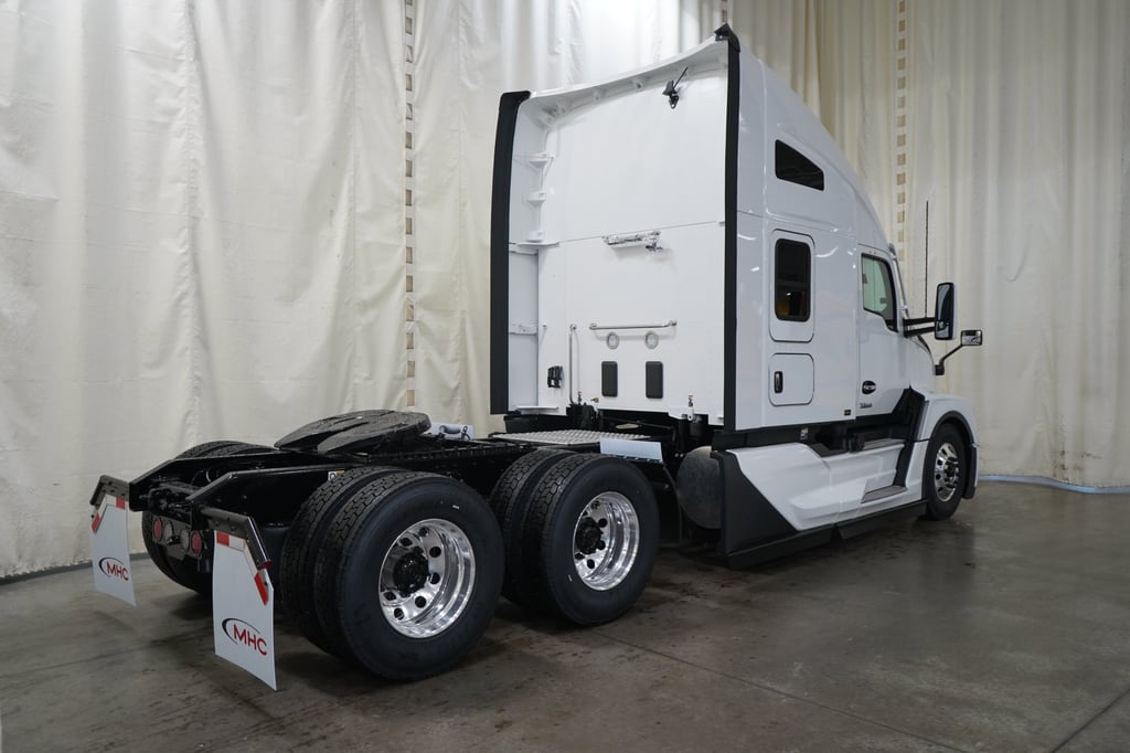 2027 Kenworth T680 in Joplin, MO — photo 4