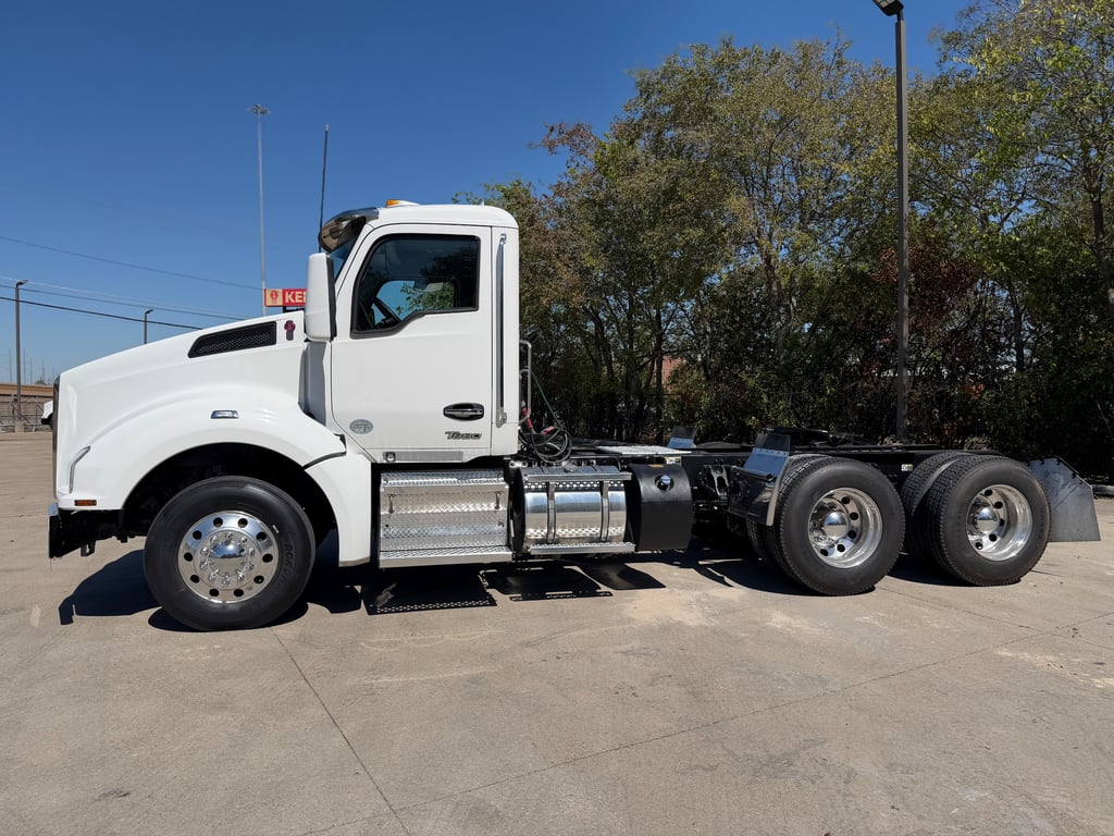 2022 Kenworth T880 in Fort Worth, TX — photo 7