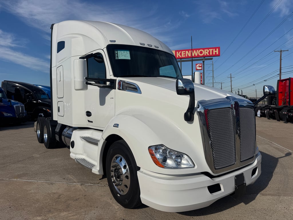 2022 Kenworth T680 in Dallas, TX