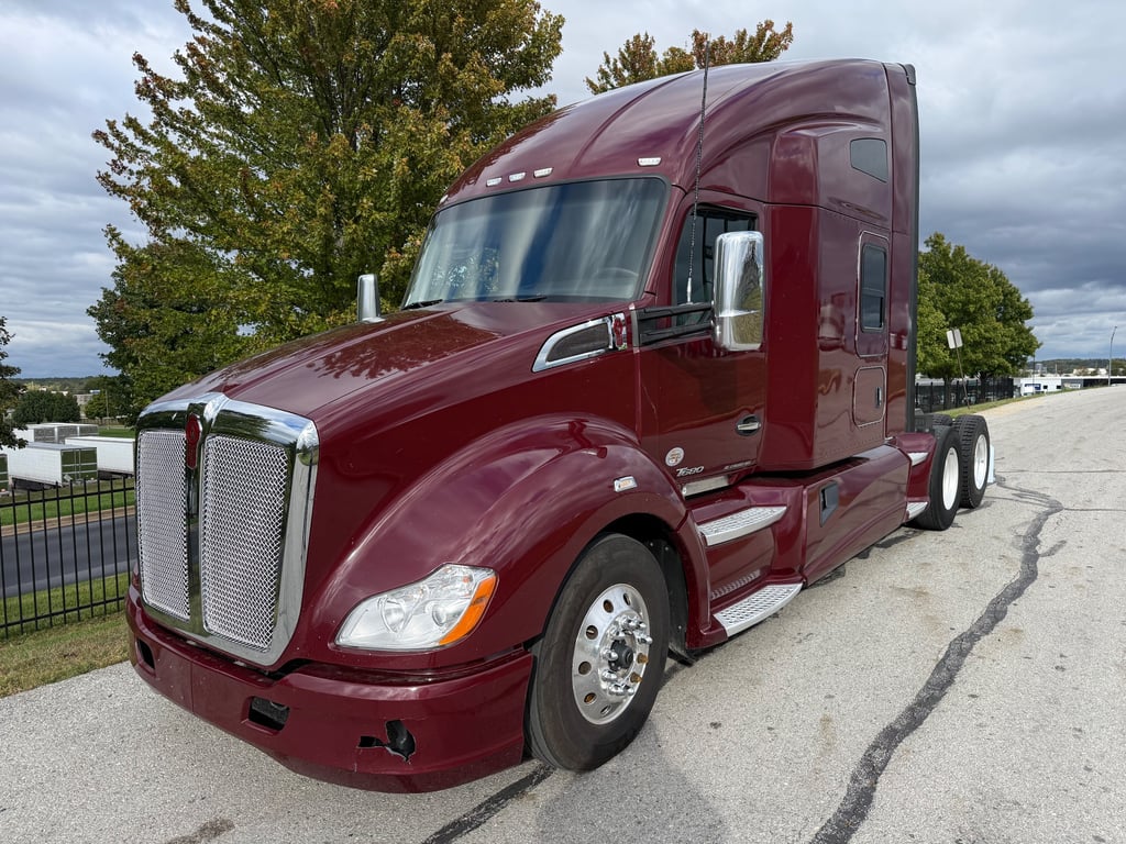 2021 Kenworth T680 in Springfield, MO — photo 7