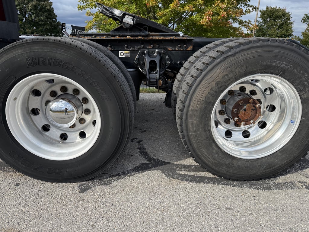 2021 Kenworth T680 in Springfield, MO — photo 4