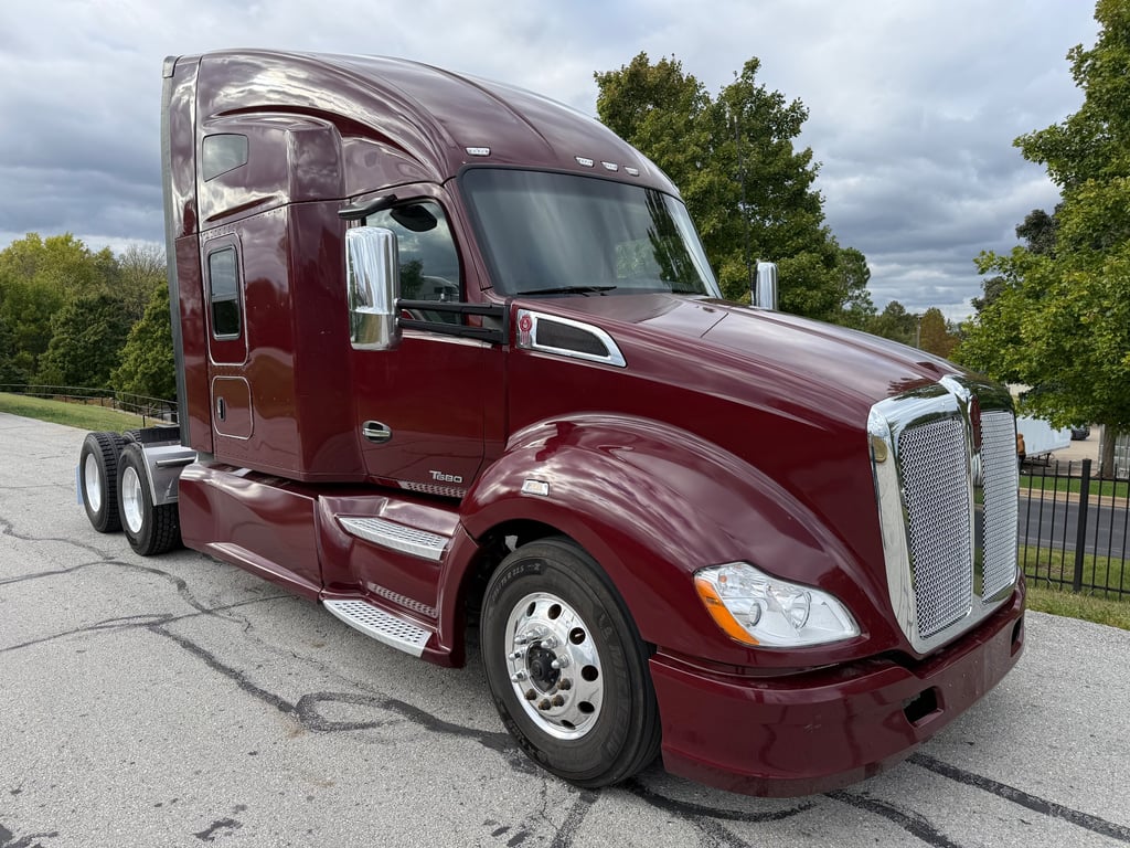 2021 Kenworth T680 in Springfield, MO