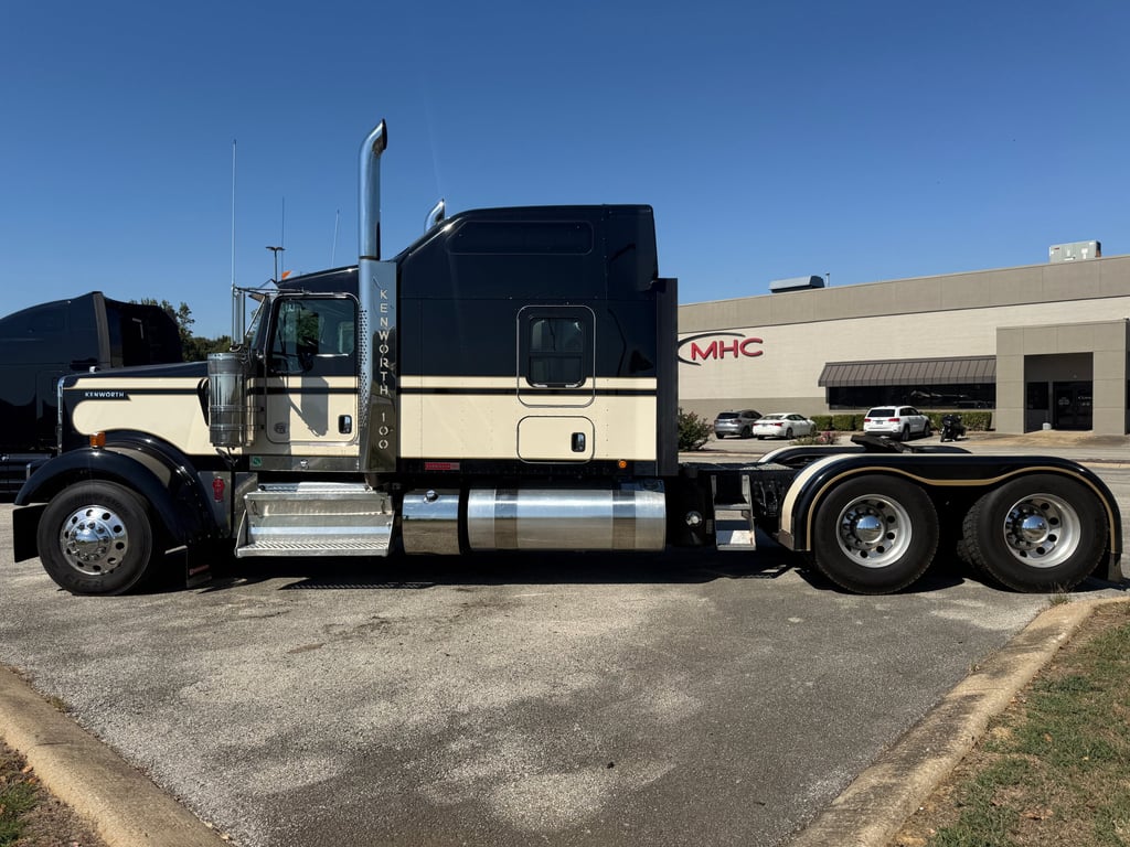 2024 Kenworth W900 in Jackson, TN — photo 6