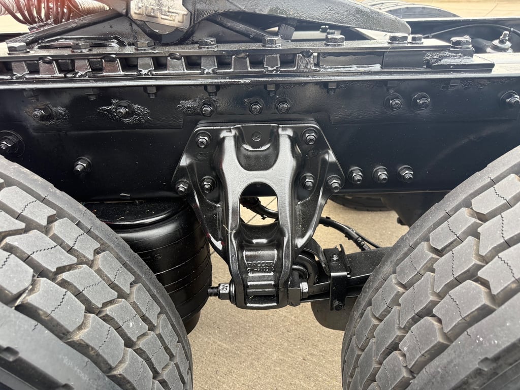 2022 Kenworth T680 in Cedar Rapids, IA — photo 4