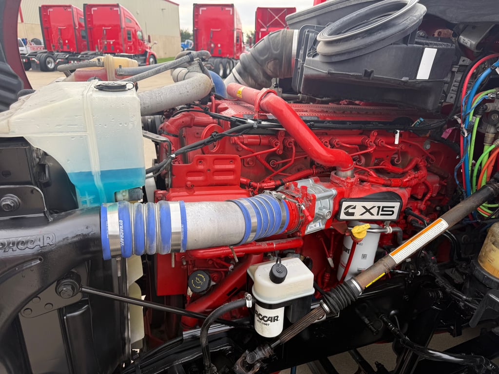 2022 Kenworth T680 in Cedar Rapids, IA — photo 6