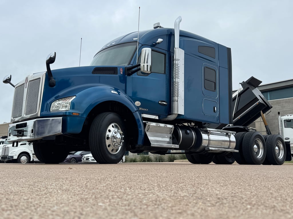 2019 Kenworth T880 in Dallas, TX — photo 2