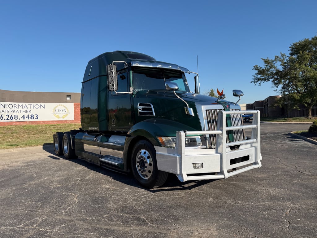 2017 Western Star 5700XE in Kansas City, MO