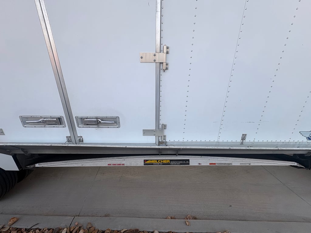 2019 Freightliner M2 106 in Denver, CO — photo 3