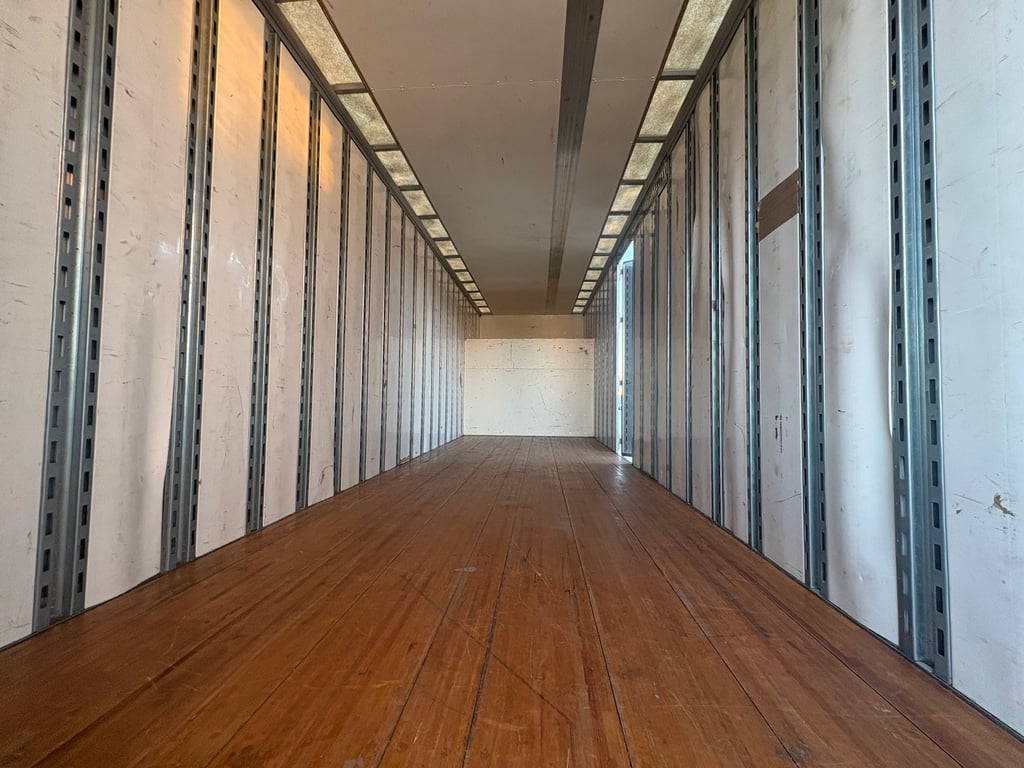 2019 Freightliner M2 106 in Denver, CO — photo 2