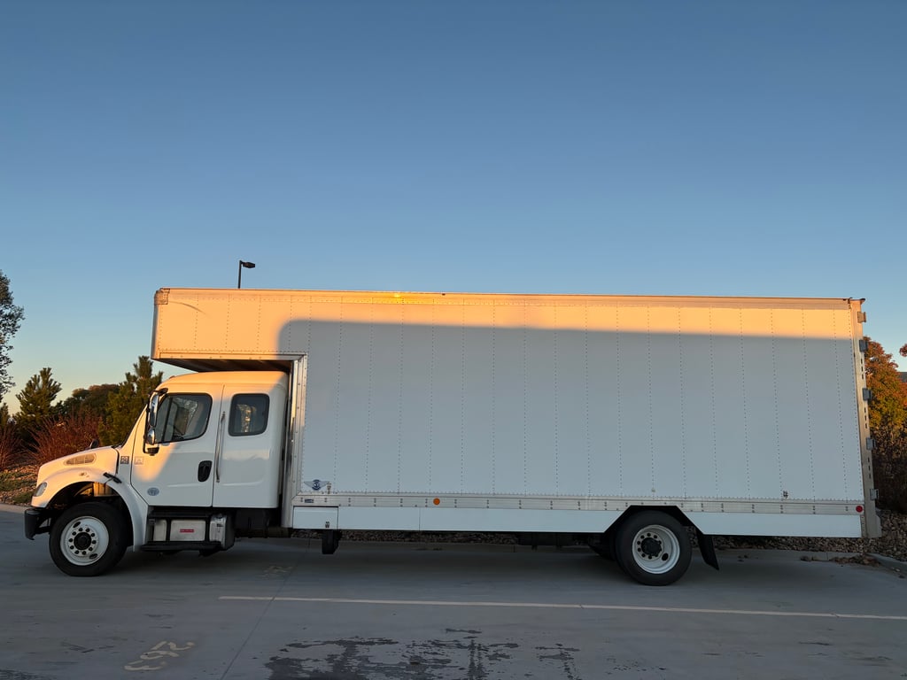 2019 Freightliner M2 106 in Denver, CO — photo 4