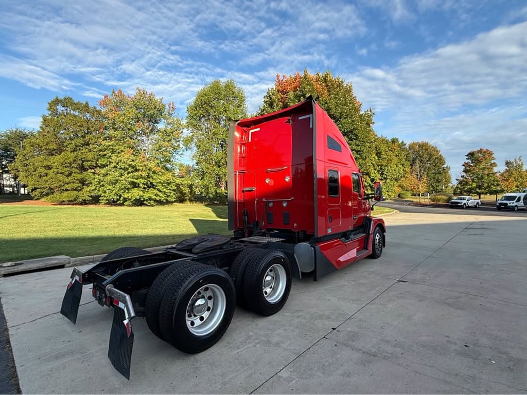 2025 Kenworth T680 in Greensboro, NC — photo 5