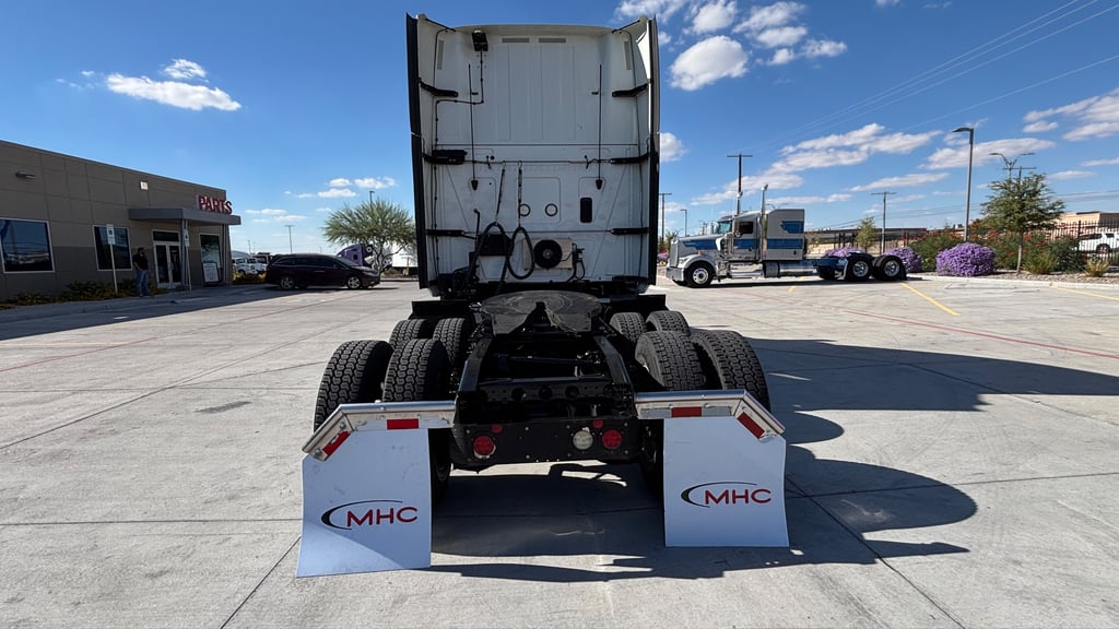 2021 International LT in El Paso, TX — photo 3