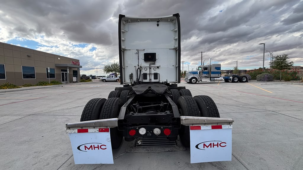 2022 Kenworth T680 in El Paso, TX — photo 5