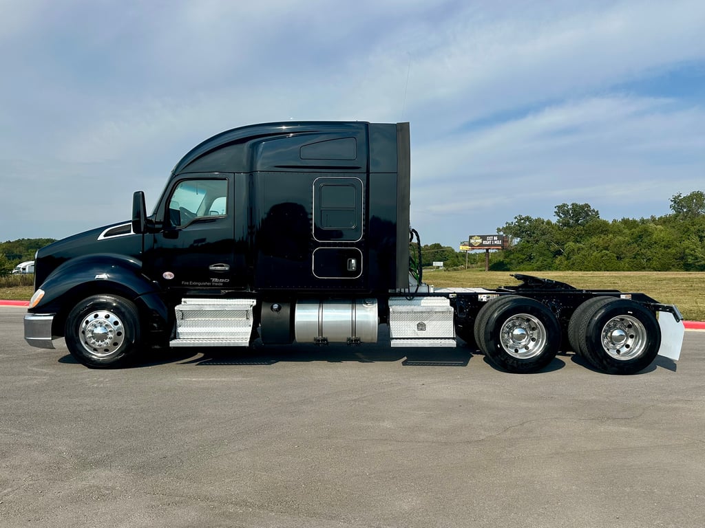 2022 Kenworth T680 in Springdale, AR — photo 8