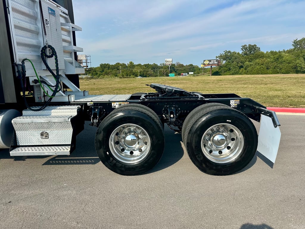 2022 Kenworth T680 in Springdale, AR — photo 4