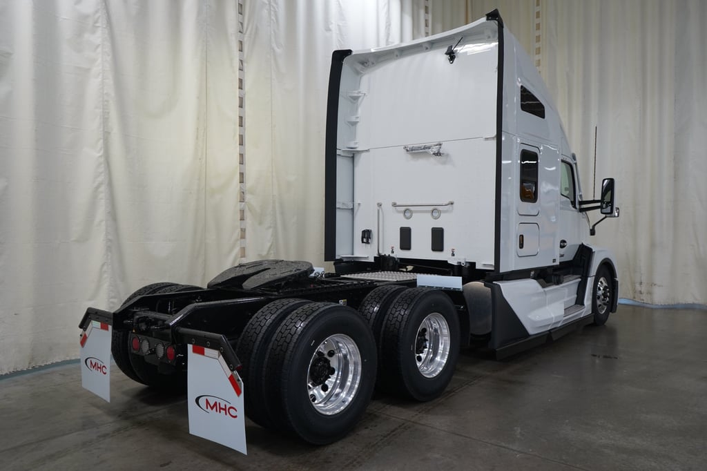 2027 Kenworth T680 in Joplin, MO — photo 4