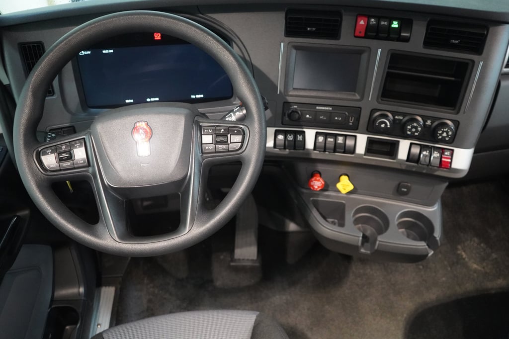 2027 Kenworth T680 in Joplin, MO — photo 2