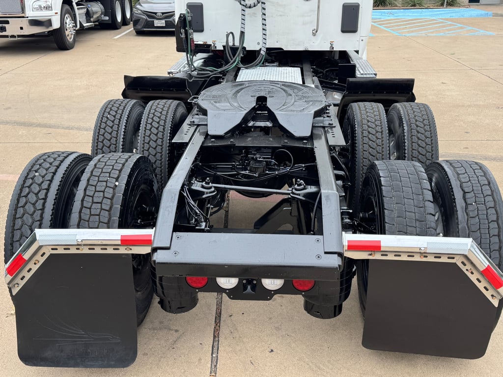 2022 Kenworth T680 in Dallas, TX — photo 4