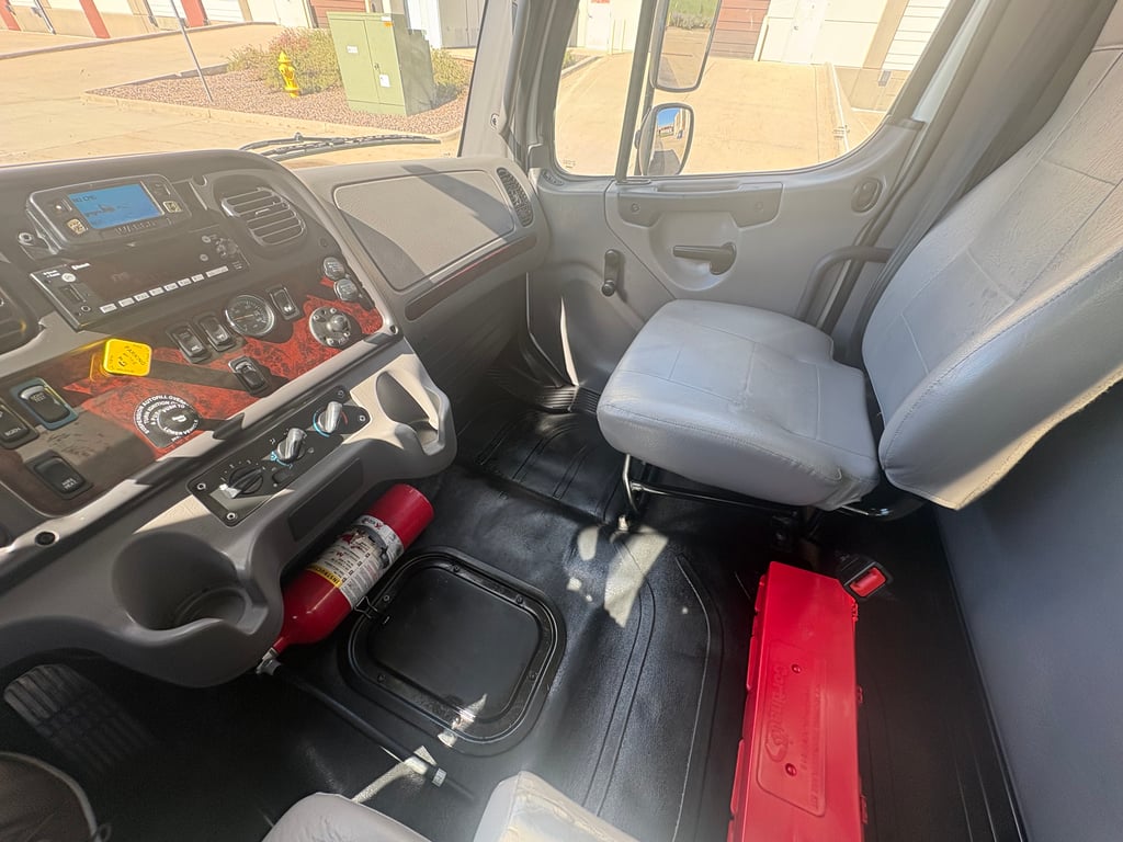 2022 Freightliner M2 106 in Denver, CO — photo 3