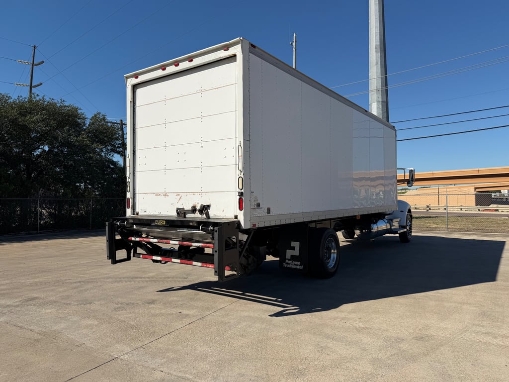 2020 Peterbilt 337 in Fort Worth, TX — photo 5