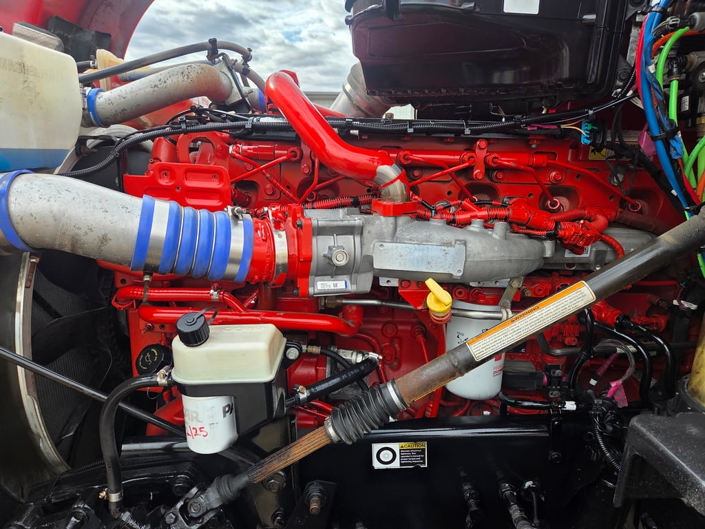2022 Kenworth T680 in Cedar Rapids, IA — photo 6