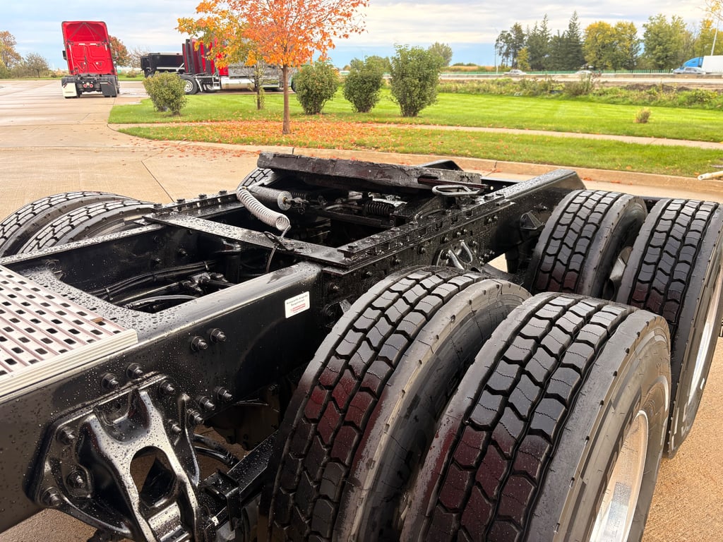 2022 Kenworth T680 in Cedar Rapids, IA — photo 4